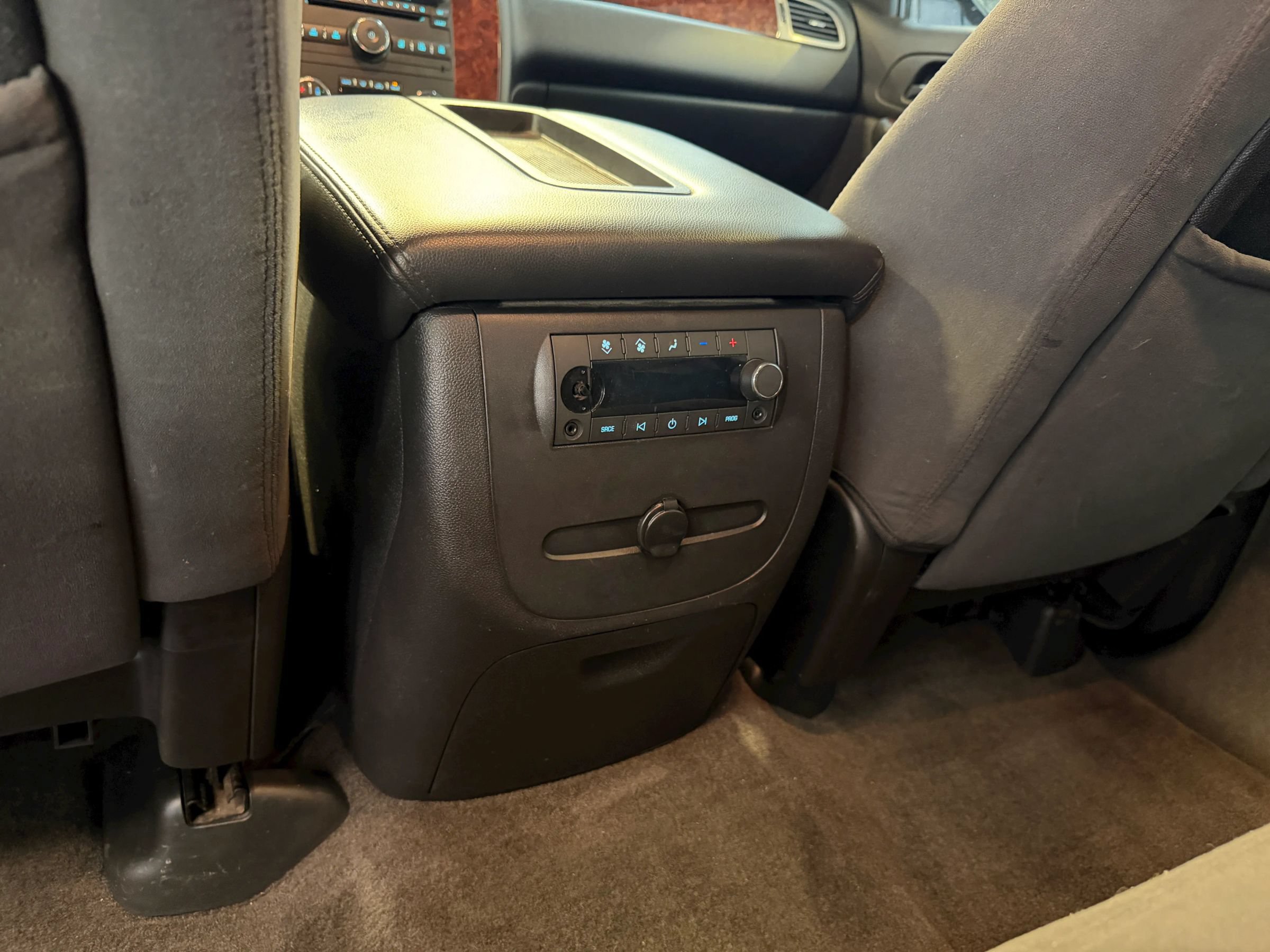Used 2009 Chevrolet Tahoe LT AWD/4WD image 27