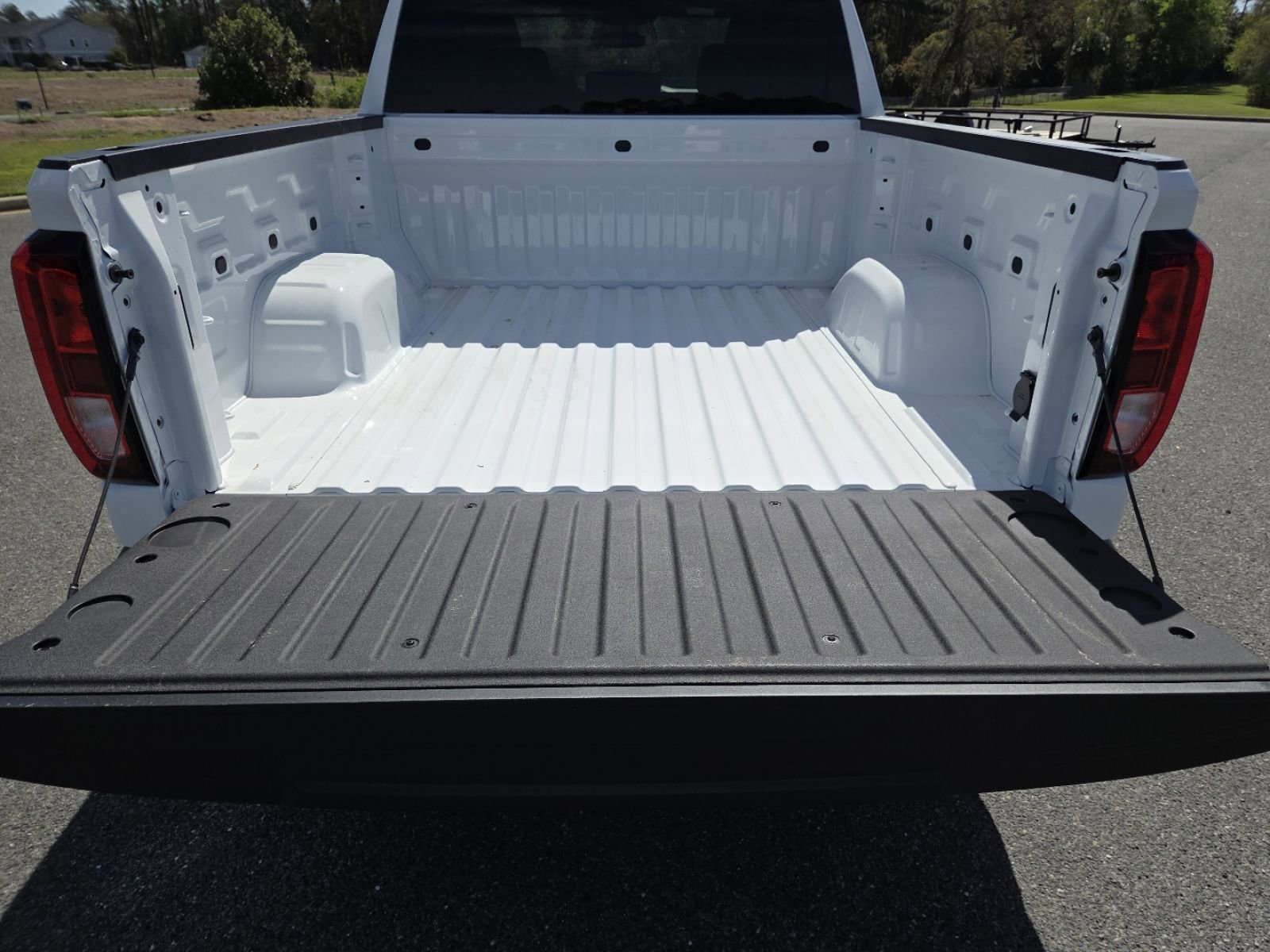 New 2026 GMC Sierra 1500 Pro w/ Graphite Edition image 18