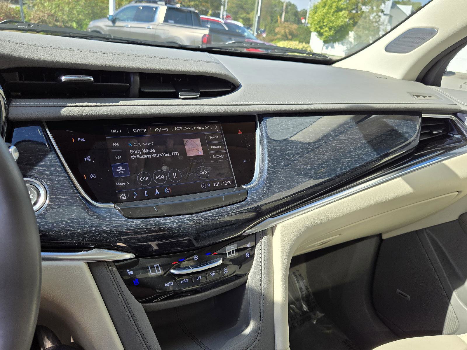 Used 2024 Cadillac XT6 Premium Luxury w/ Technology Package image 32