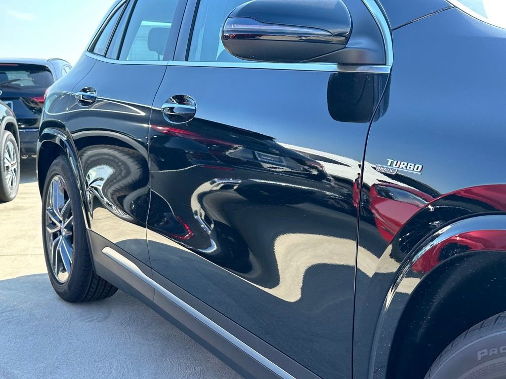New 2025 Mercedes-Benz GLA 35 AMG 4MATIC image 5