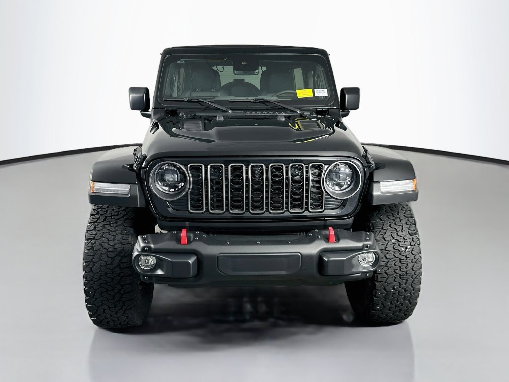Used 2025 Jeep Wrangler Unlimited Rubicon AWD/4WD image 2