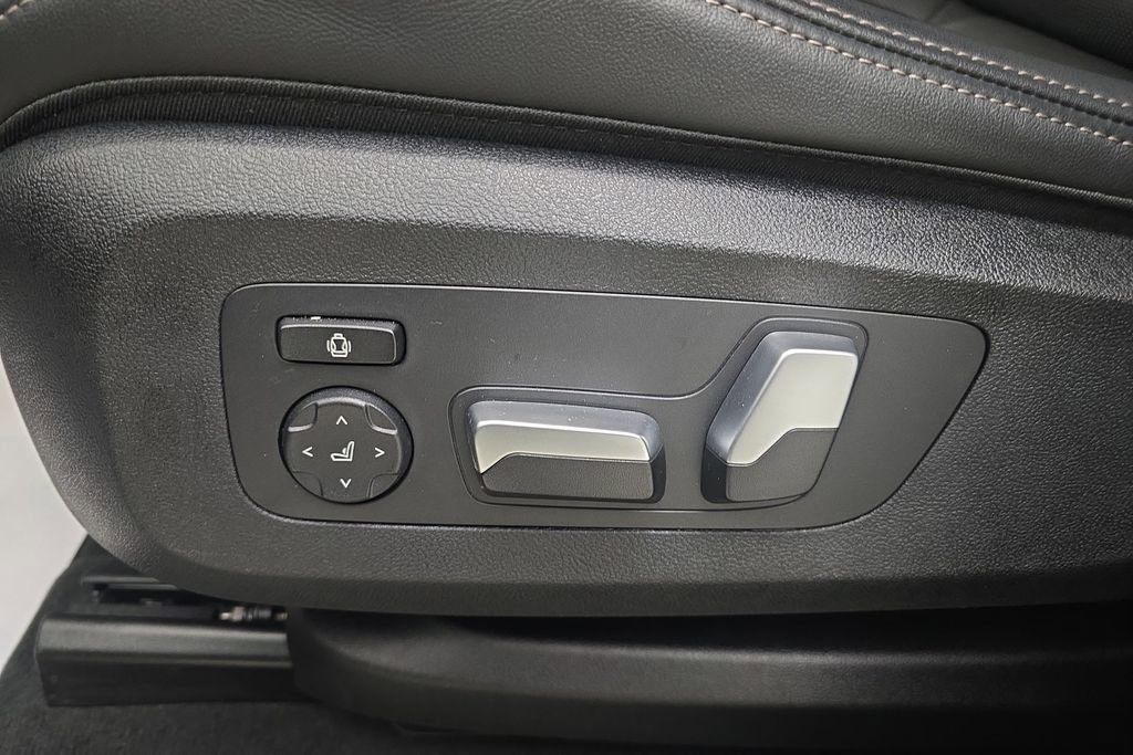 Certified 2025 BMW X5 xDrive40i w/ M Sport Package image 13