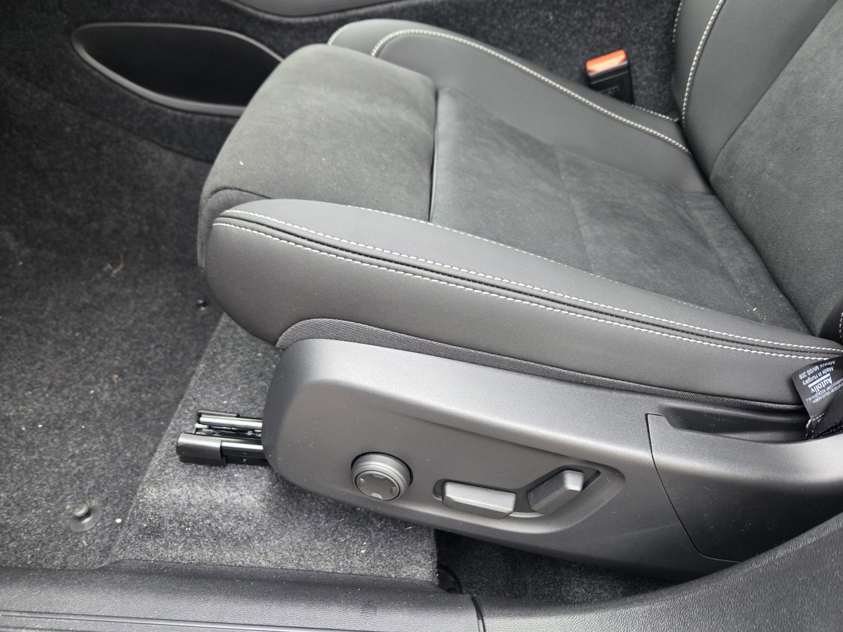 New 2026 Volvo XC40 B5 Ultra w/ Protection Package Premier AWD/4WD image 21