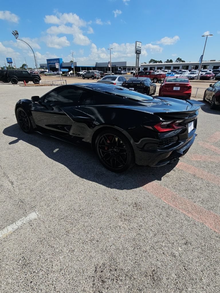 Used 2023 Chevrolet Corvette Z06 w/ Engine Appearance Package RWD image 5