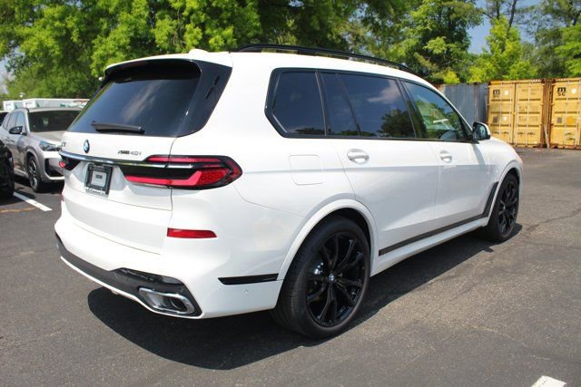 Used 2025 BMW X7 xDrive40i w/ M Sport Package image 11