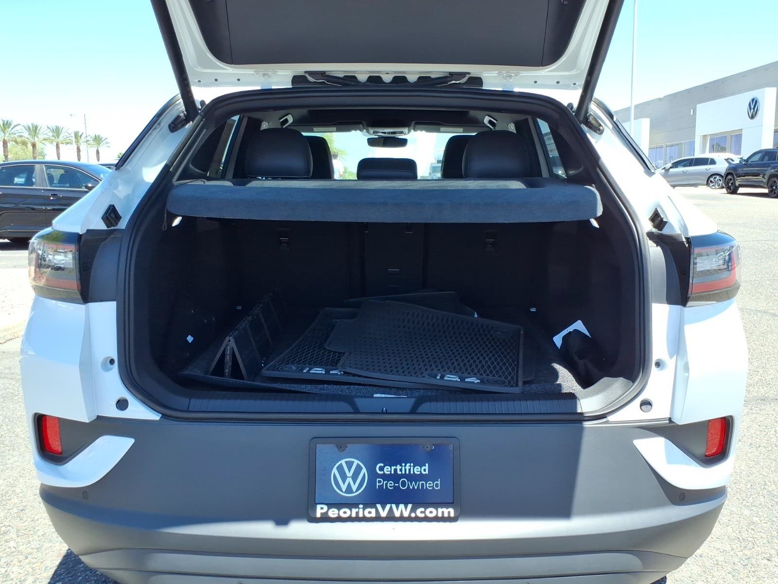 Certified 2025 Volkswagen ID.4 Pro S w/ ID.4 Black Package RWD image 17