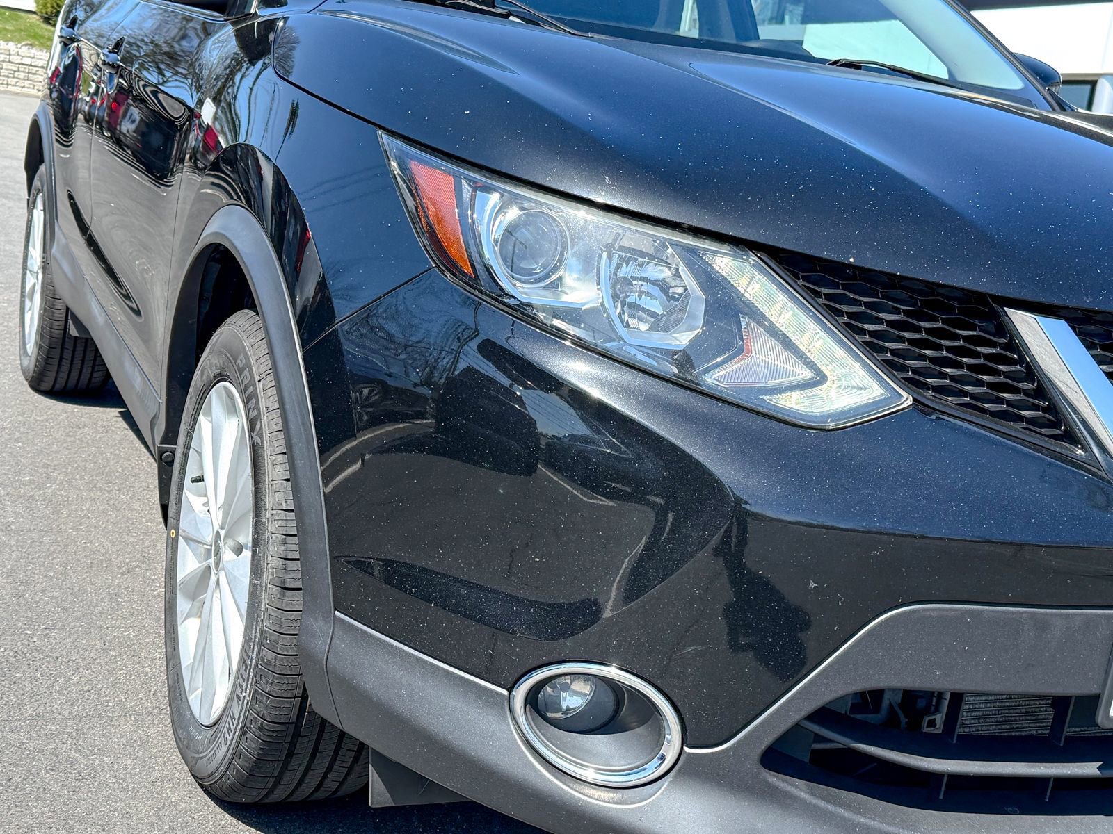 Used 2017 Nissan Rogue Sport SV w/ SV Premium Package AWD/4WD image 5