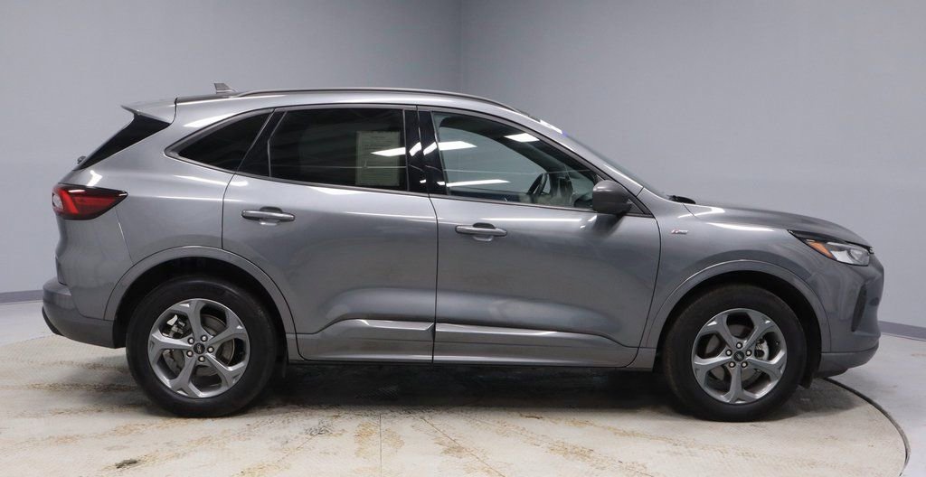 Certified 2024 Ford Escape ST-Line w/ Tech Pack #1 image 9