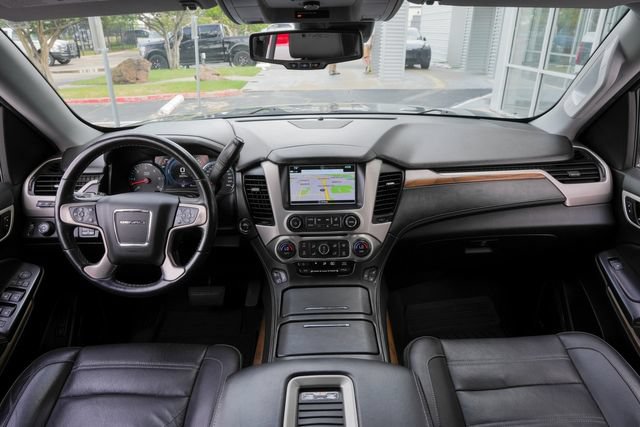 Used 2020 GMC Yukon Denali RWD image 39