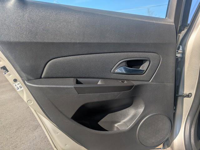 Used 2016 Chevrolet Cruze LT image 16