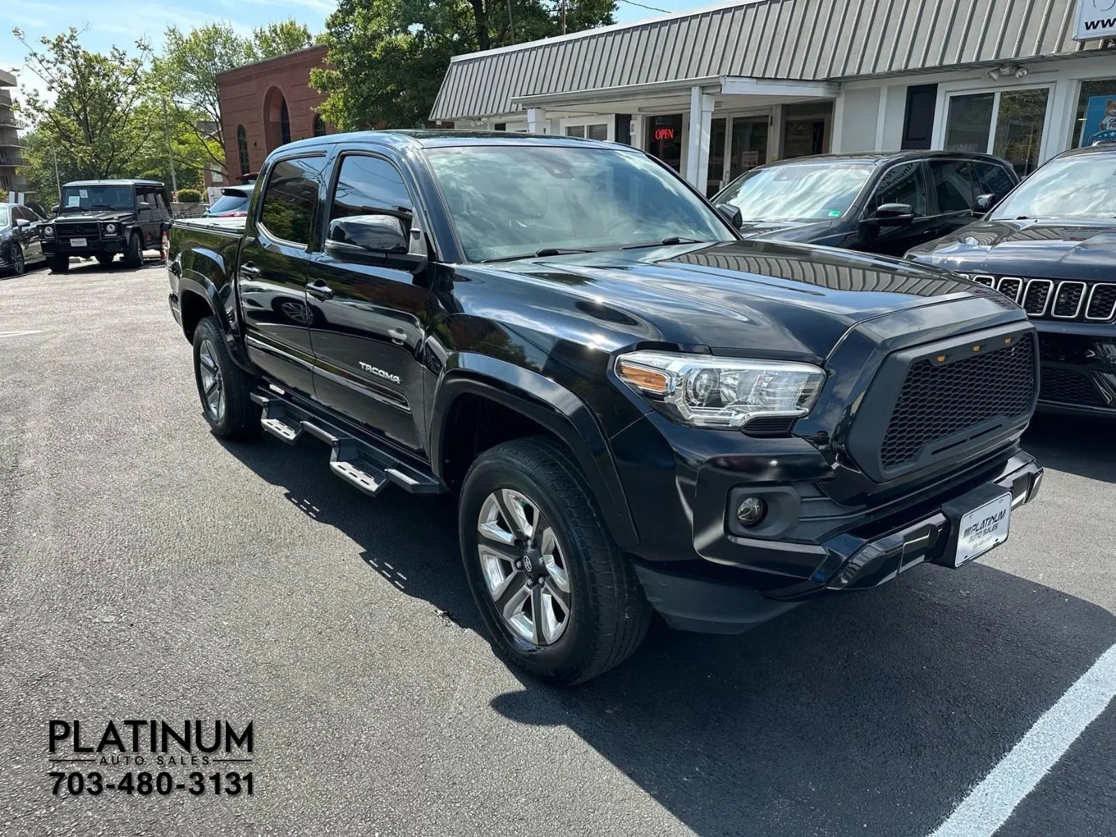 Used 2019 Toyota Tacoma Limited image 4