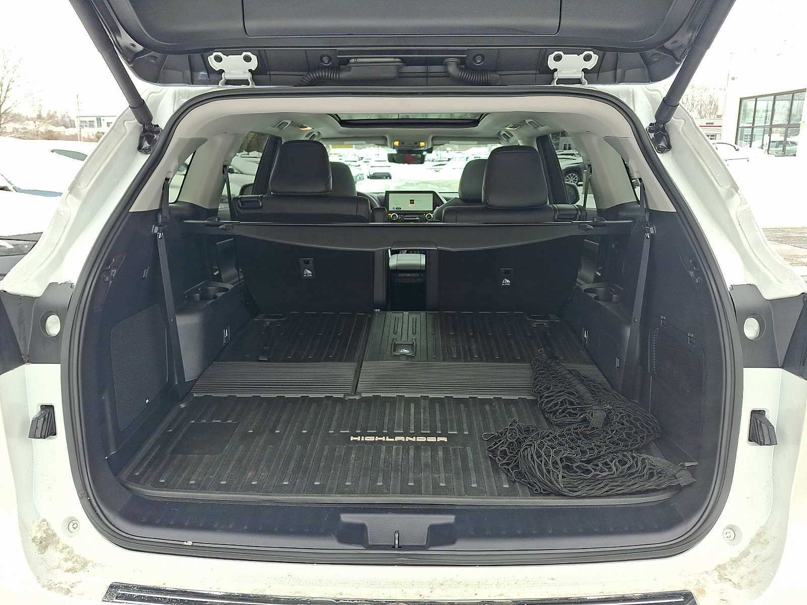 Used 2024 Toyota Highlander Platinum image 30