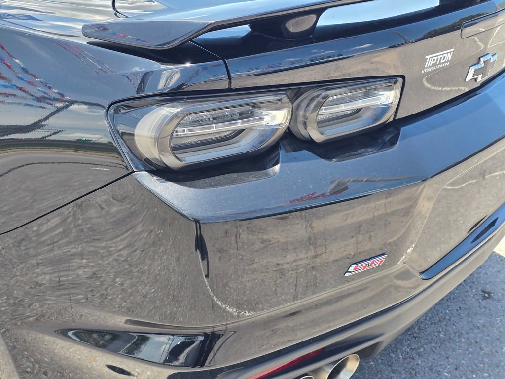 Used 2019 Chevrolet Camaro SS RWD image 12