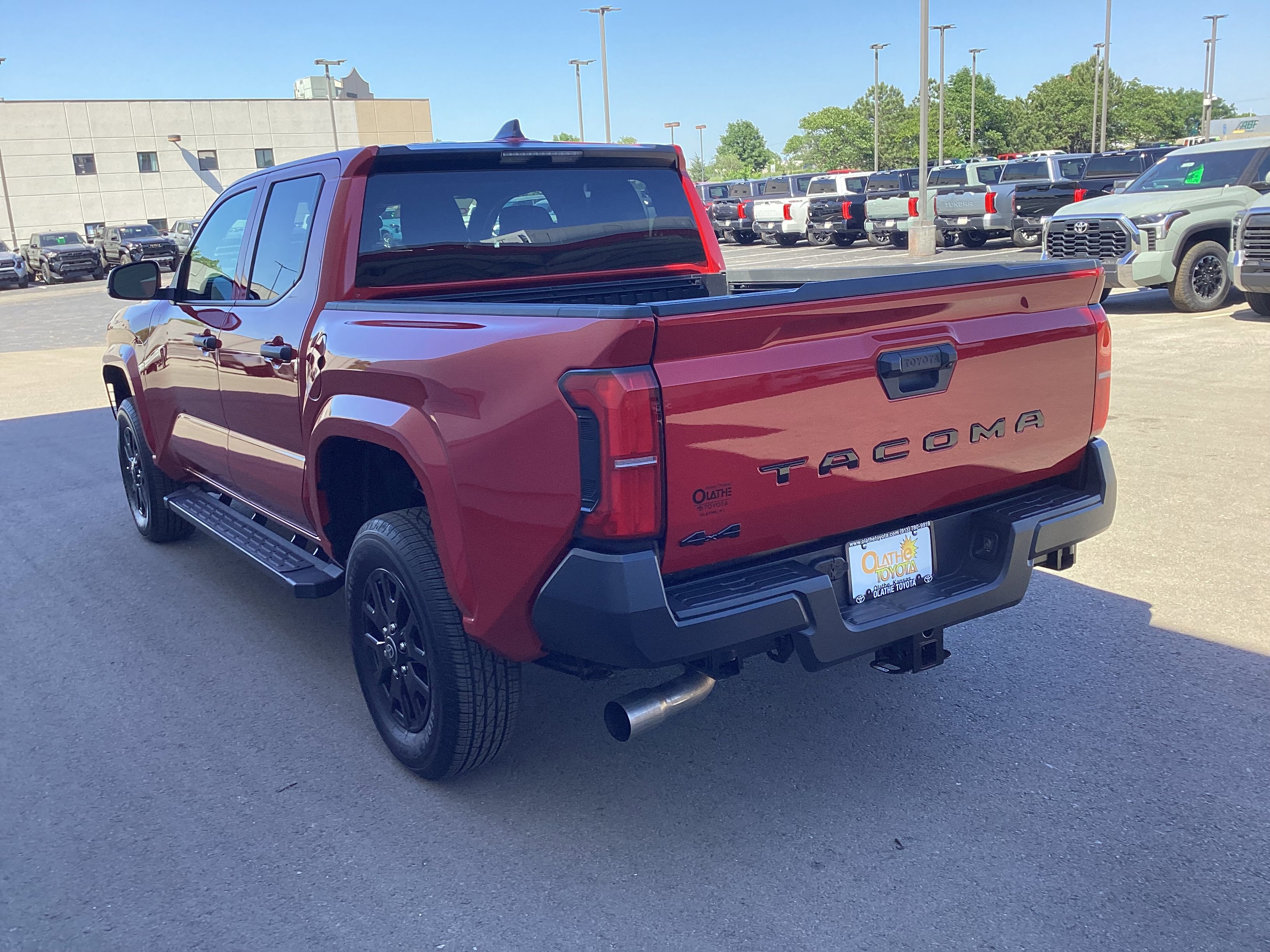Certified 2025 Toyota Tacoma SR AWD/4WD image 8
