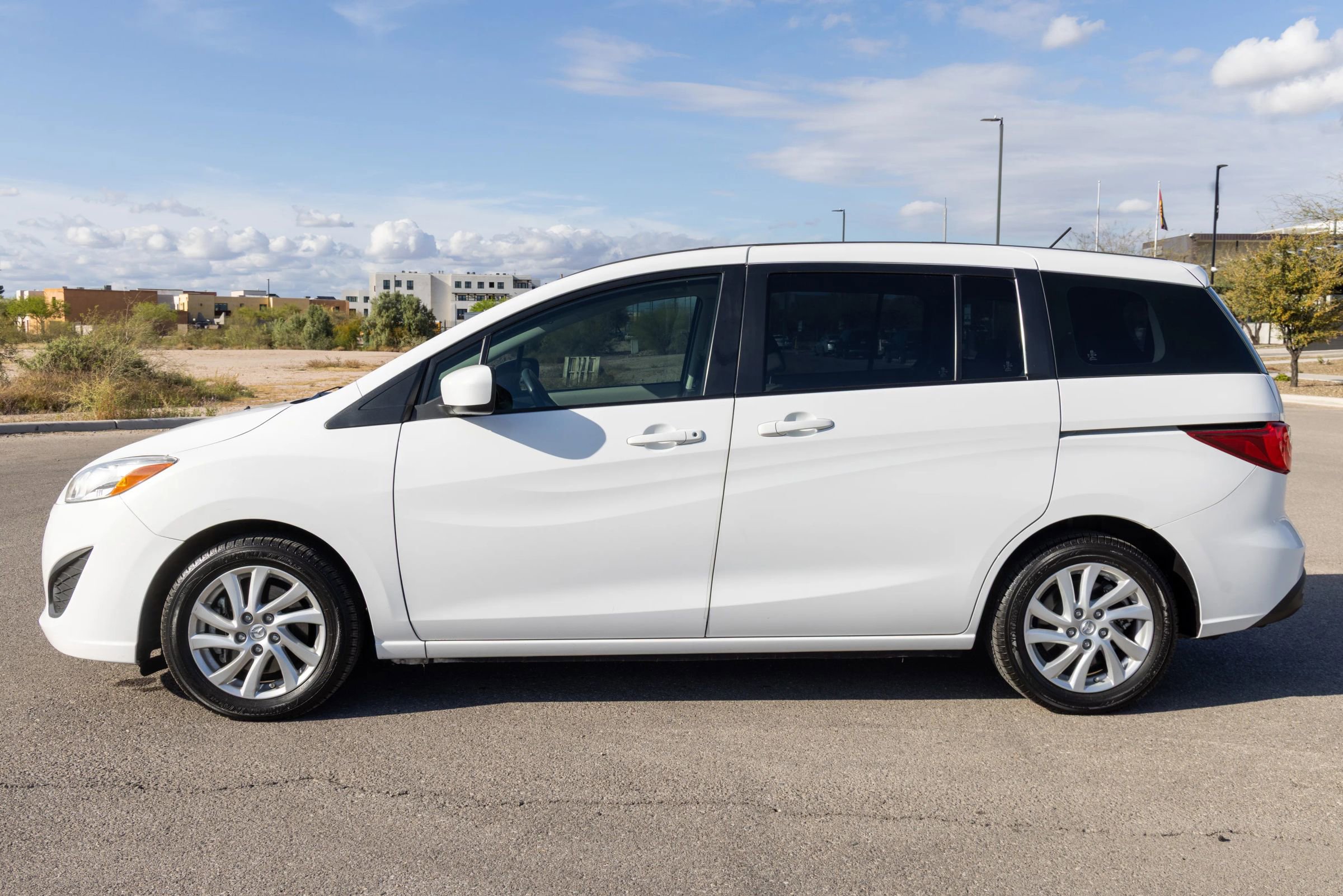 Used 2012 MAZDA MAZDA5 Sport image 2