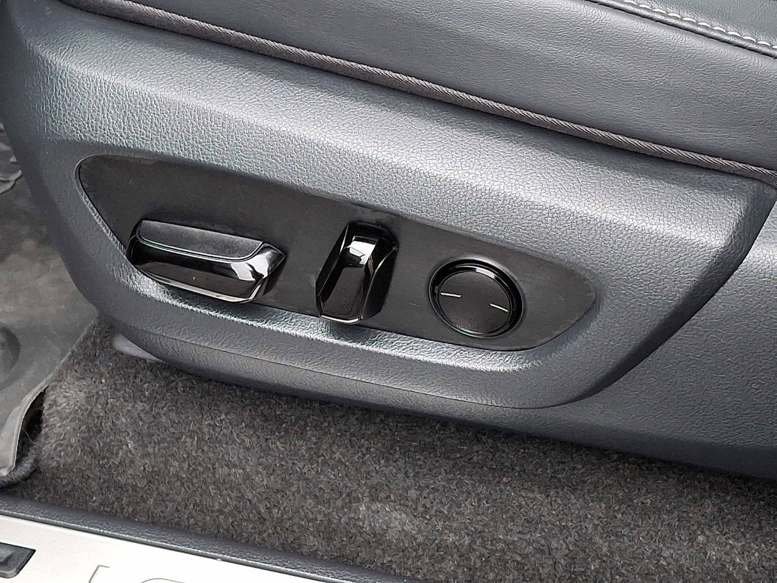 Used 2025 Lexus GX 550 image 11