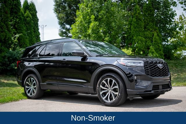 Used 2025 Ford Explorer ST-Line AWD/4WD image 3