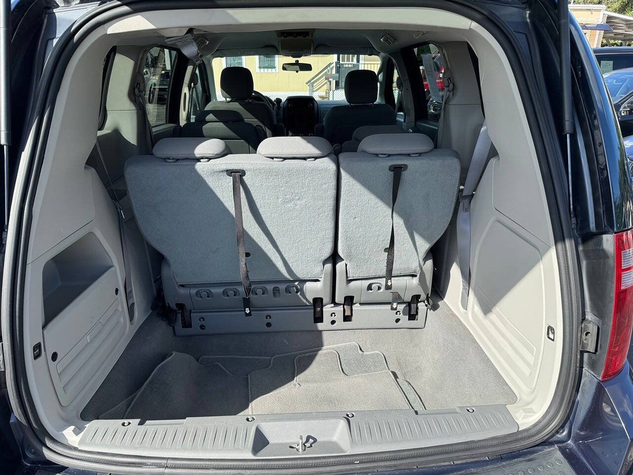 Used 2009 Dodge Grand Caravan SE w/ Climate Group FWD image 10