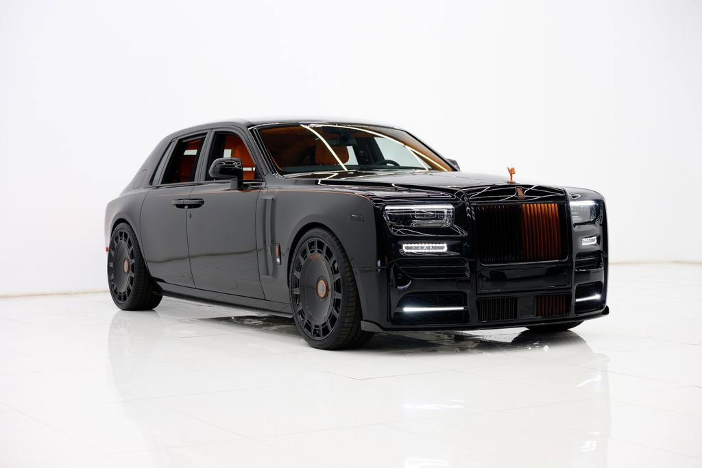 Used 2025 Rolls-Royce Phantom Sedan RWD image 4