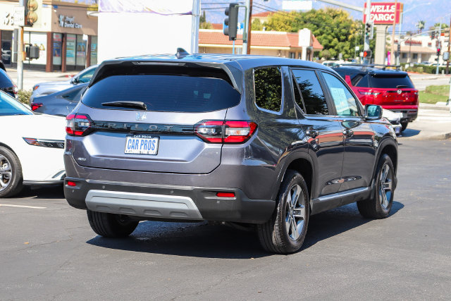 Used 2025 Honda Pilot EX-L image 12