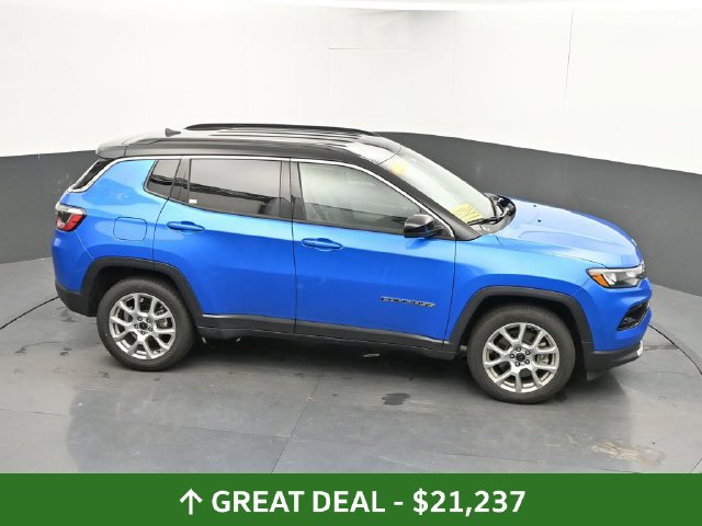Used 2025 Jeep Compass Limited AWD/4WD image 40