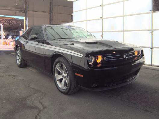 Used 2019 Dodge Challenger SXT image 1