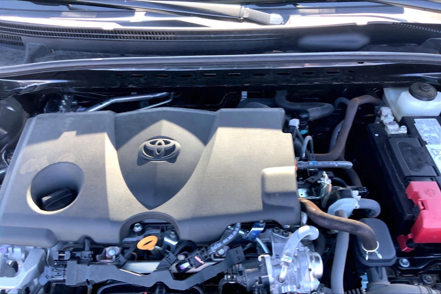 Used 2024 Toyota Camry XLE FWD image 32