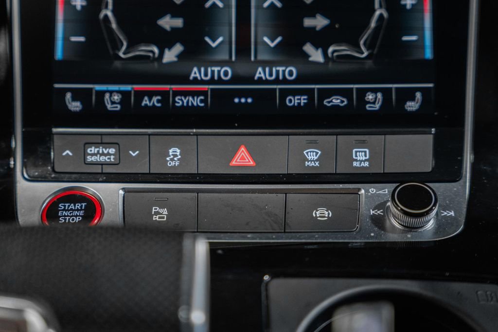 Used 2022 Audi SQ8 Premium Plus w/ Carbon Optic Package image 23