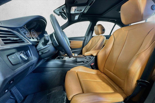Used 2018 BMW 330e w/ Premium Package RWD image 19