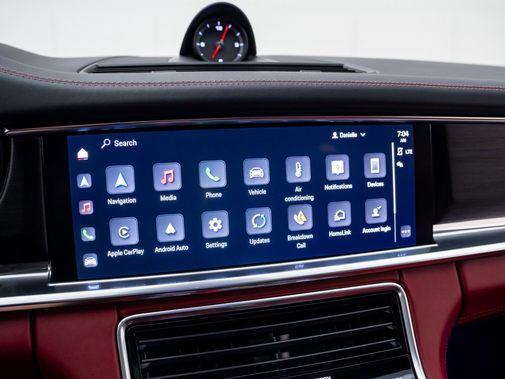 Certified 2023 Porsche Panamera 4 Platinum Edition AWD/4WD image 24