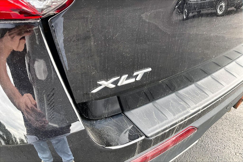 Used 2023 Ford Explorer XLT w/ Equipment Group 202A AWD/4WD image 6