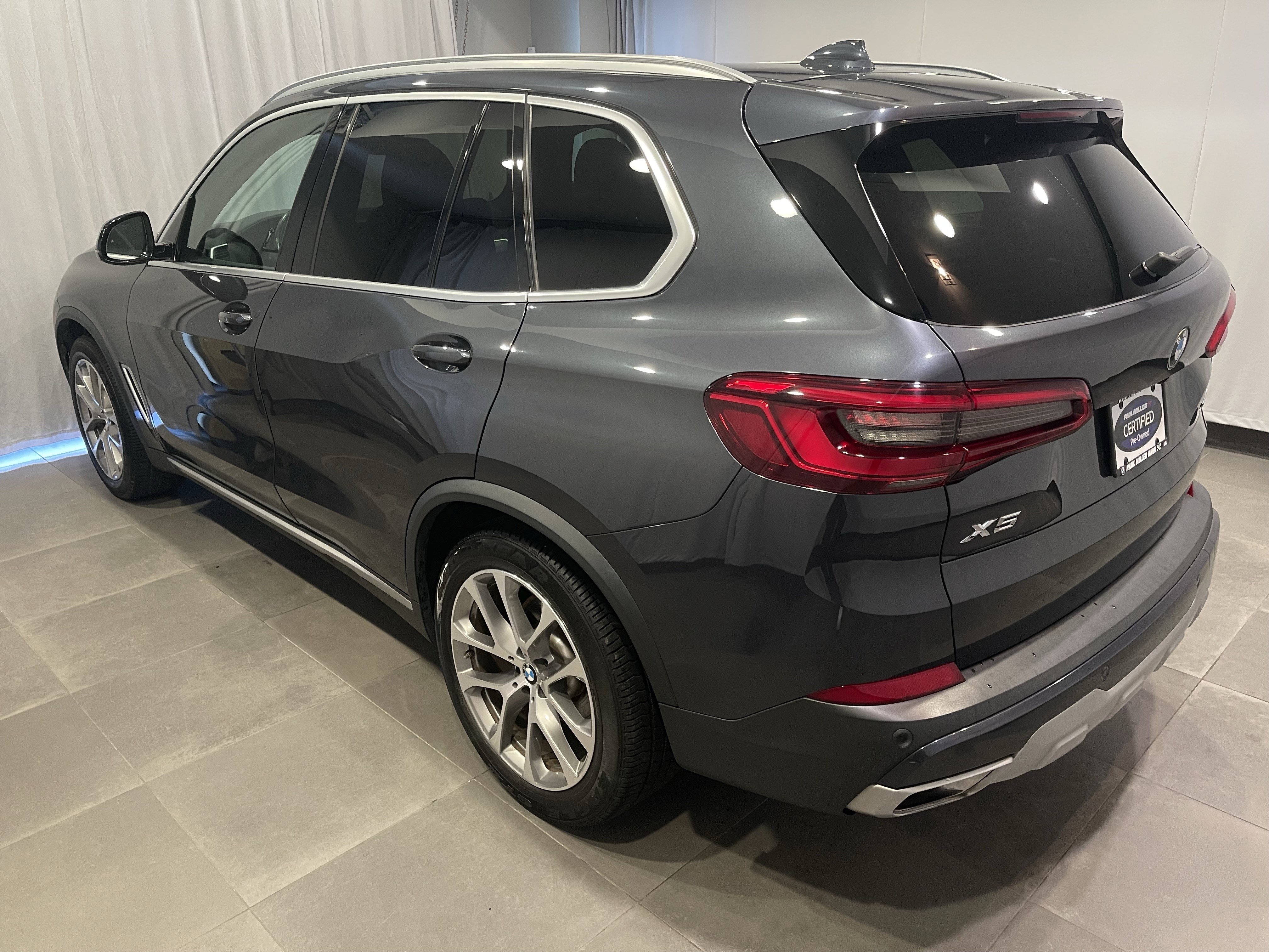 Used 2019 BMW X5 xDrive40i w/ Premium Package 2 AWD/4WD image 4