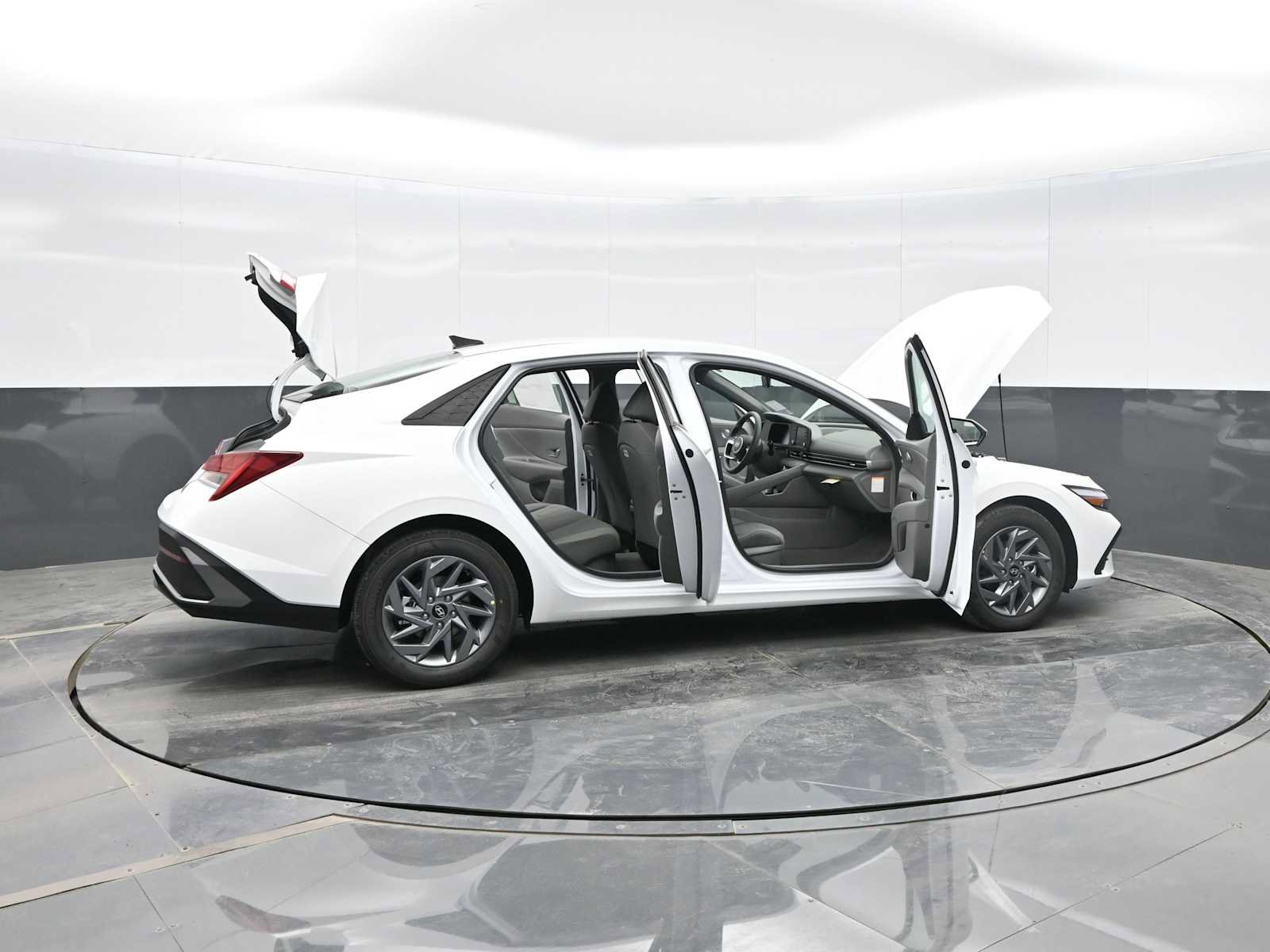 New 2026 Hyundai Elantra Blue image 31