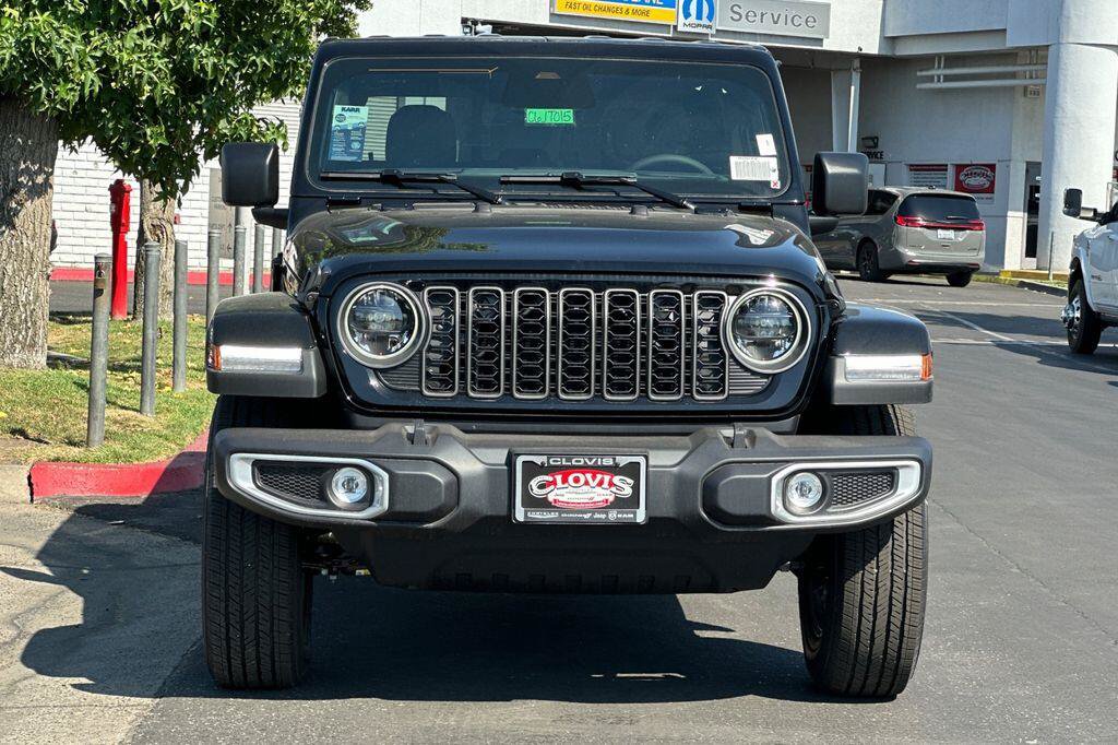 New 2026 Jeep Gladiator Sport AWD/4WD image 9