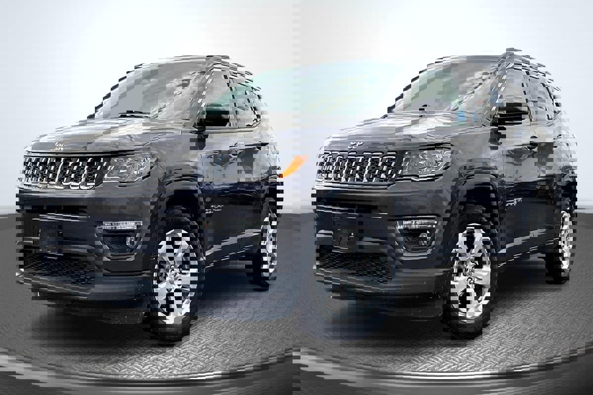 Used 2019 Jeep Compass Latitude w/ Popular Equipment Group image 12