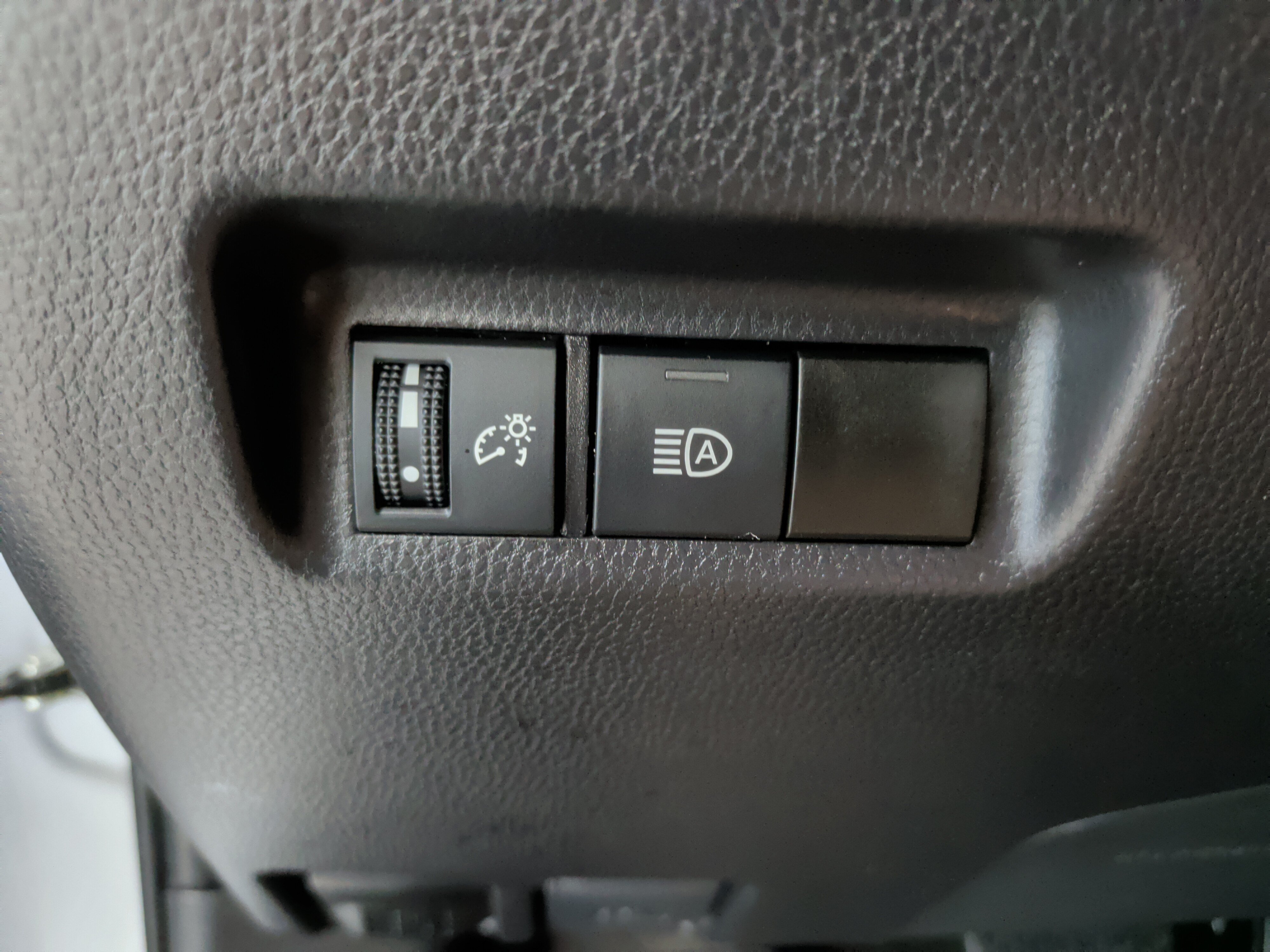Certified 2025 Toyota RAV4 LE FWD image 19