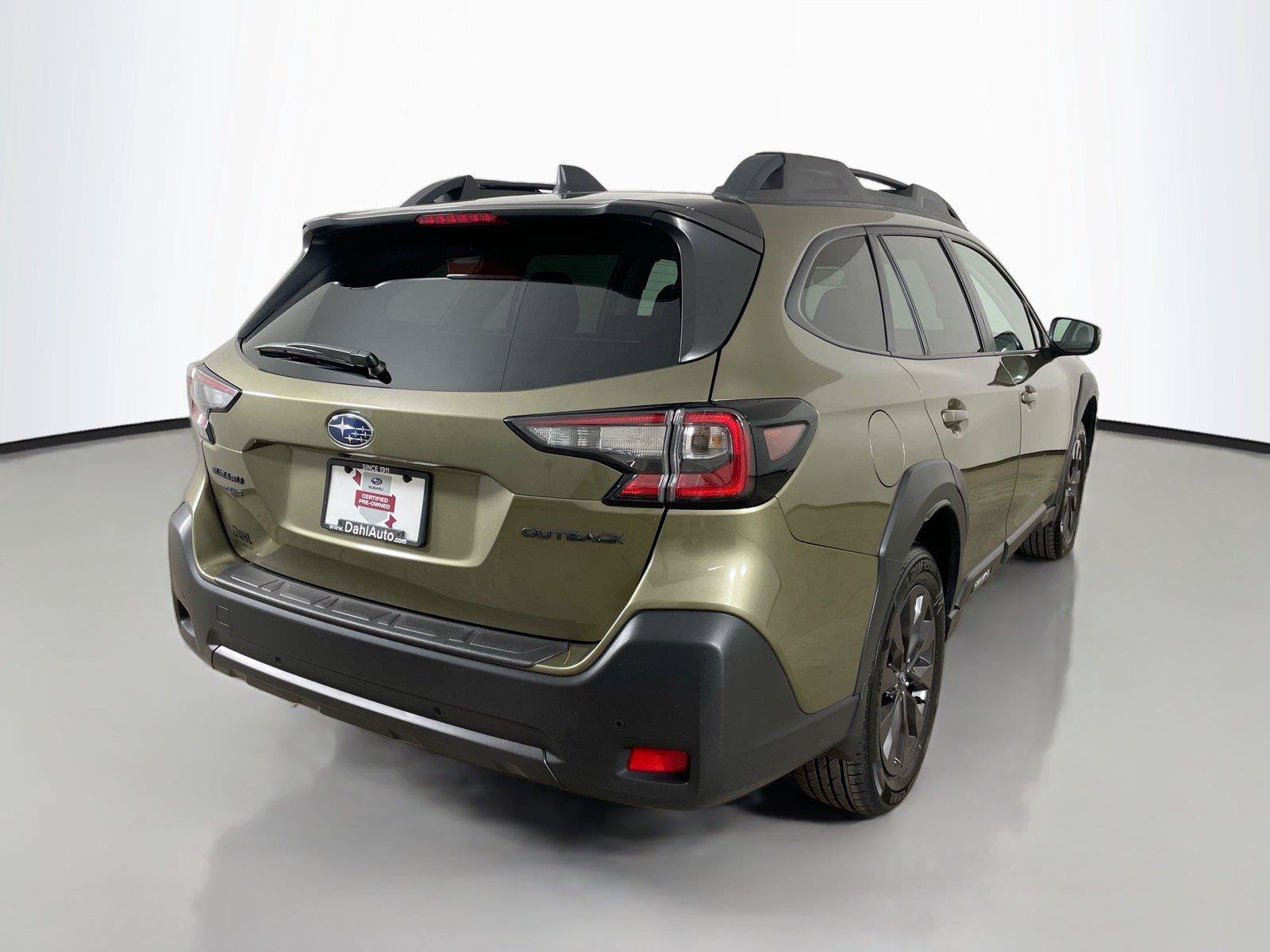 Used 2025 Subaru Outback Onyx Edition AWD/4WD image 13
