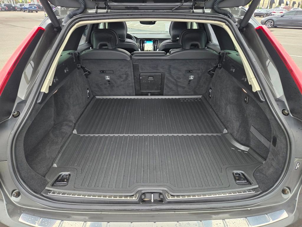 Used 2020 Volvo V90 T6 Cross Country AWD/4WD image 21