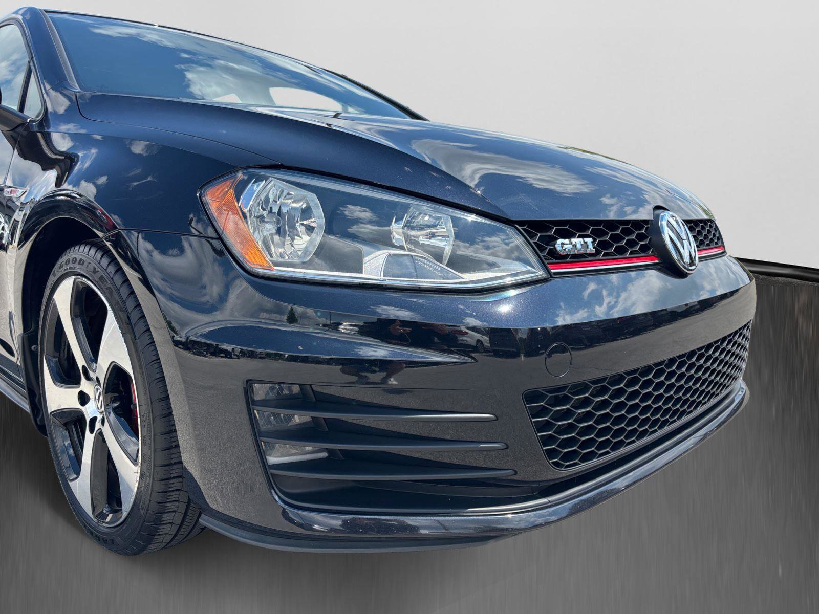 Used 2016 Volkswagen GTI SE FWD image 59