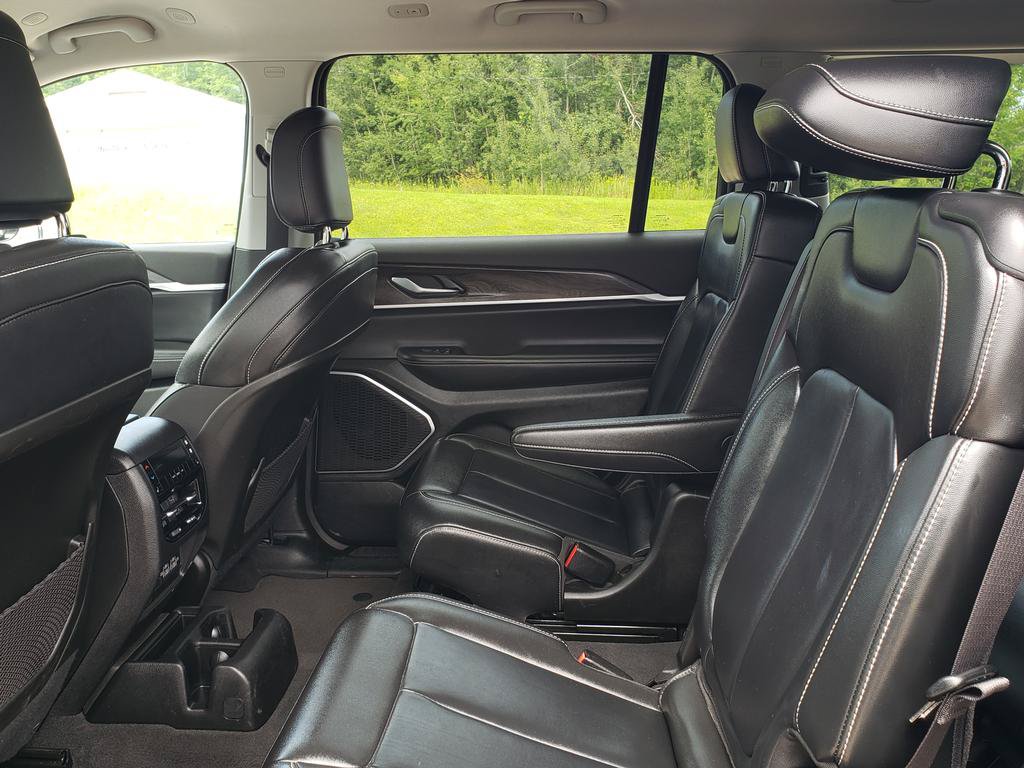 Used 2022 Jeep Grand Cherokee L Limited AWD/4WD image 14
