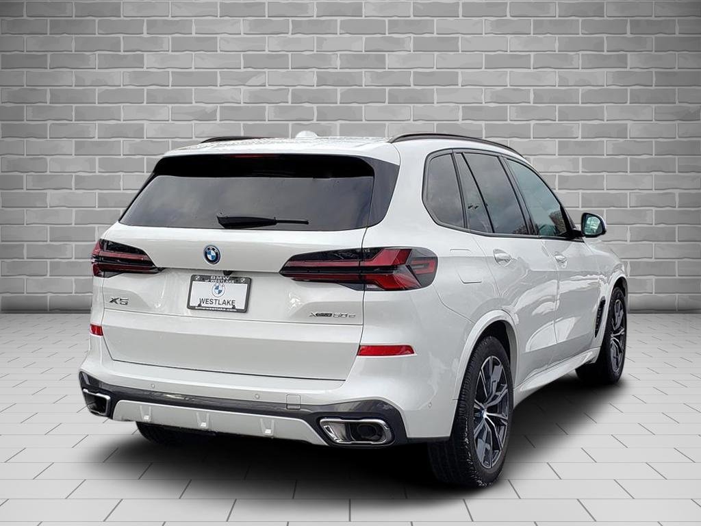 Used 2025 BMW X5 xDrive50e w/ M Sport Package image 5