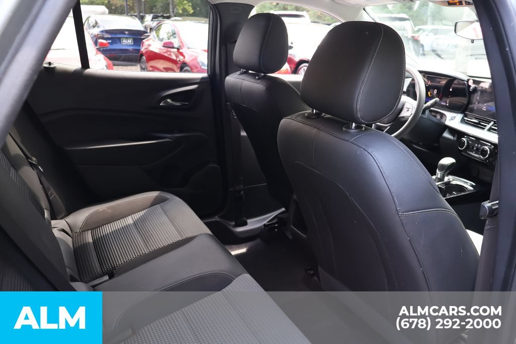 Used 2025 Chevrolet Trax LT FWD image 22