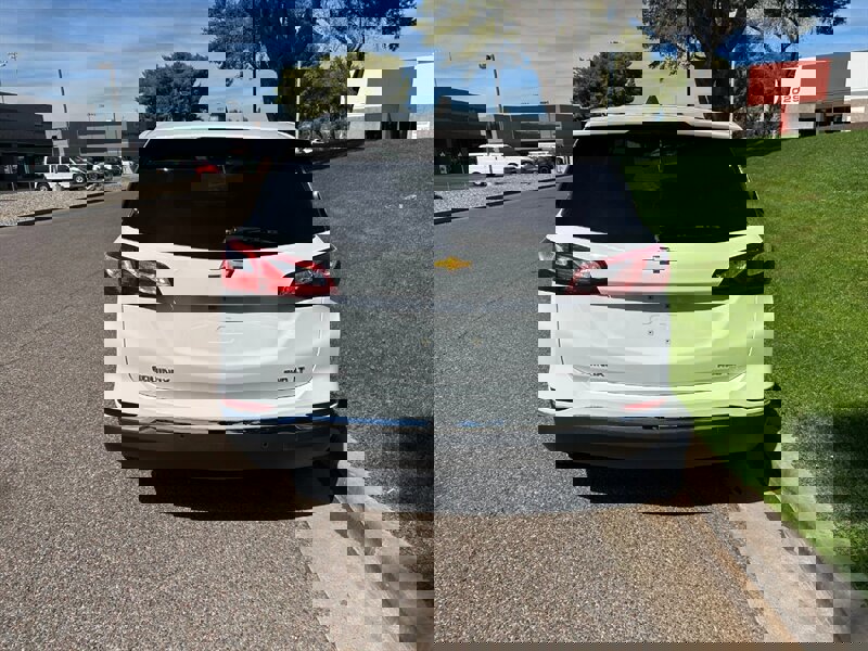 Used 2019 Chevrolet Equinox LT w/ Driver Convenience Package image 4