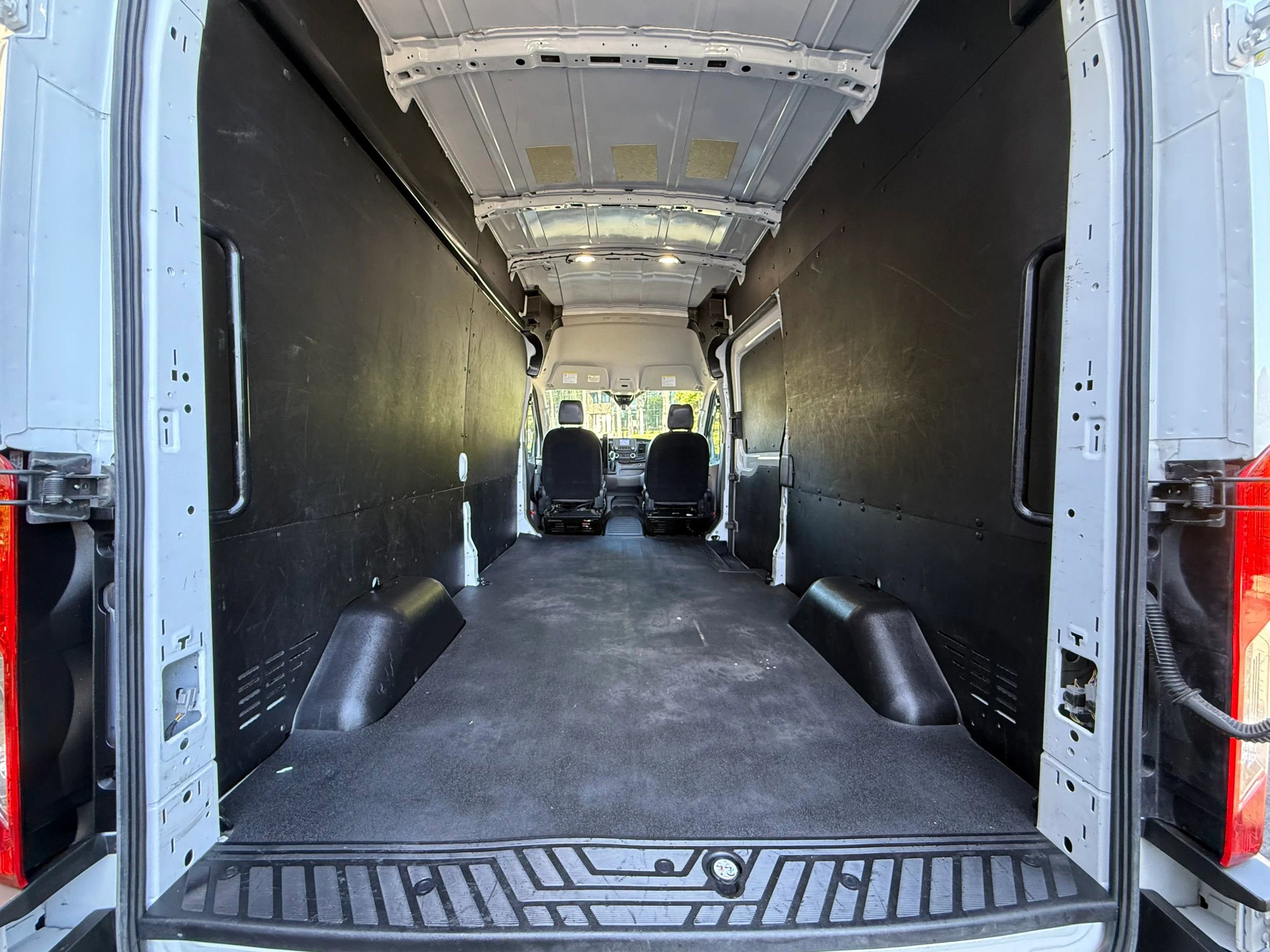 Used 2022 Ford Transit 350 148 High Roof AWD w/ Load Area Protection Package image 8
