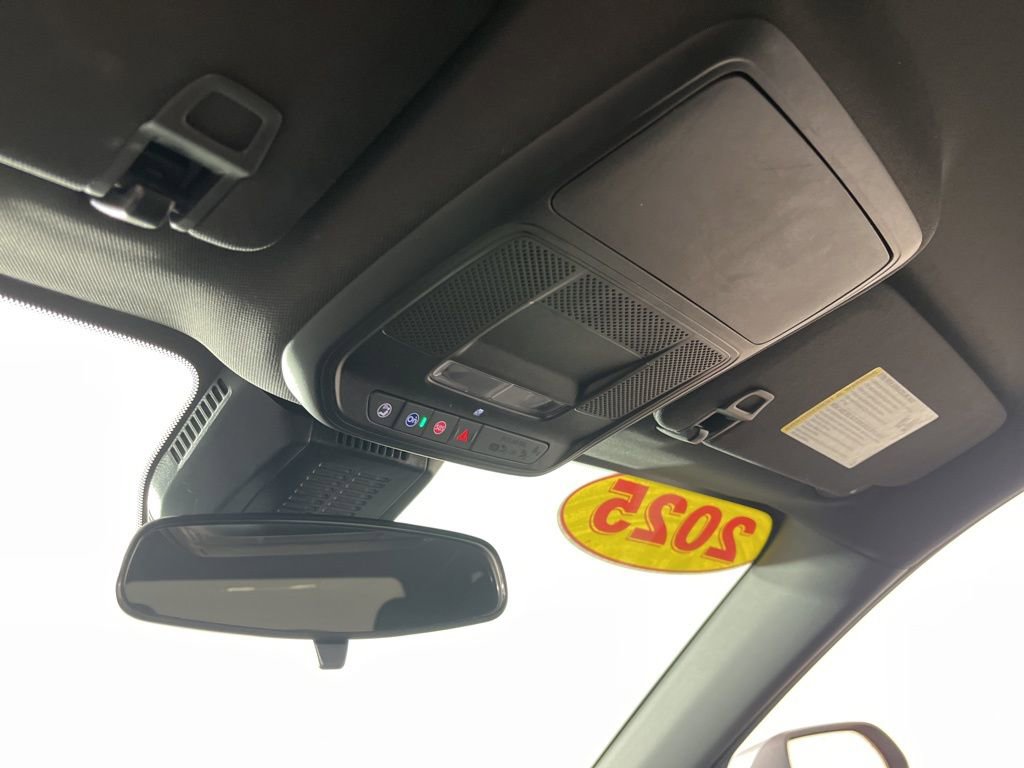 Certified 2025 Chevrolet Equinox LT FWD image 22