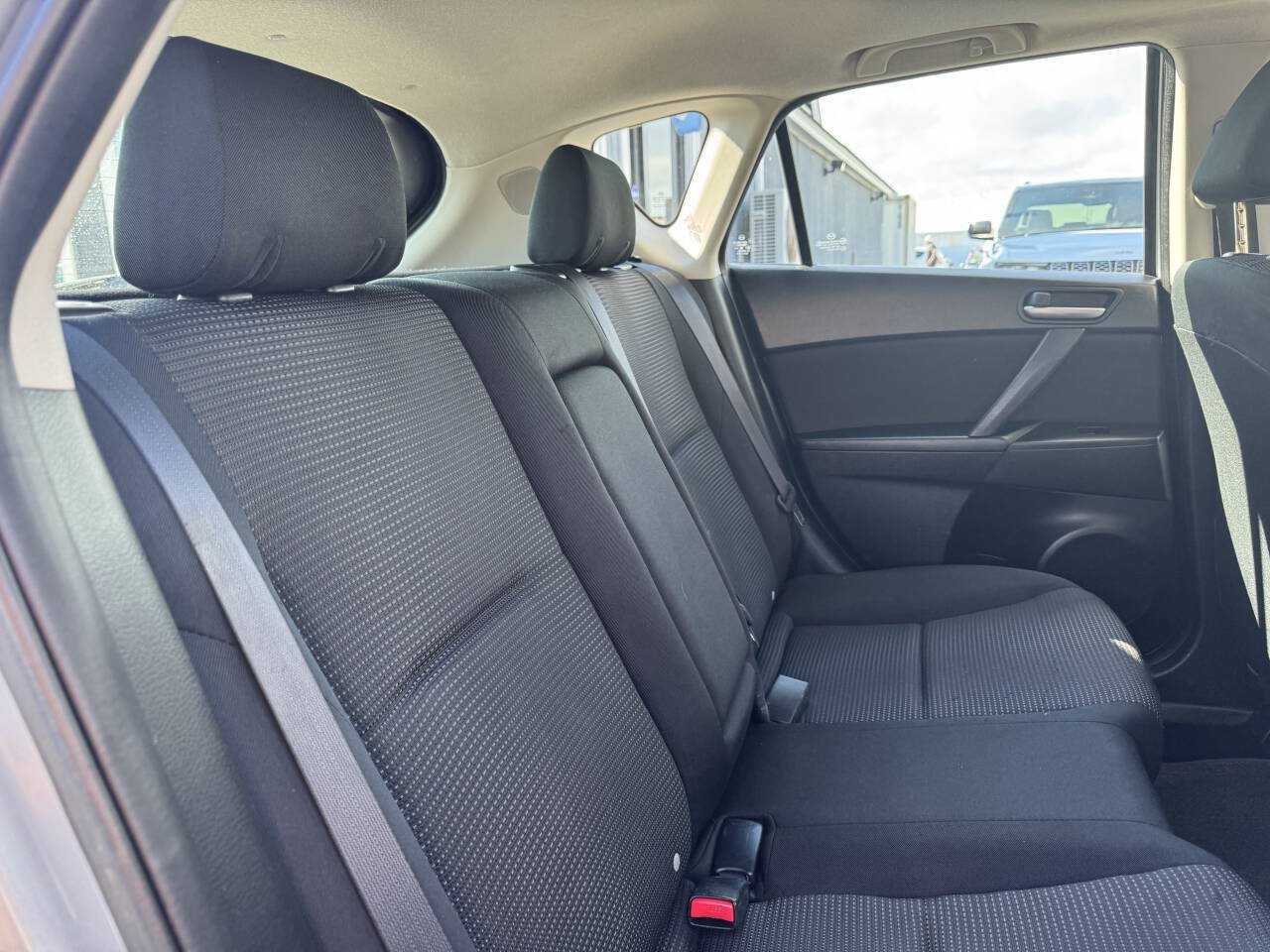Used 2012 MAZDA MAZDA3 i Touring FWD image 29