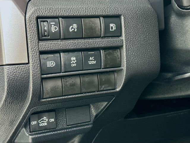 Used 2025 Toyota Tacoma TRD Off-Road image 11