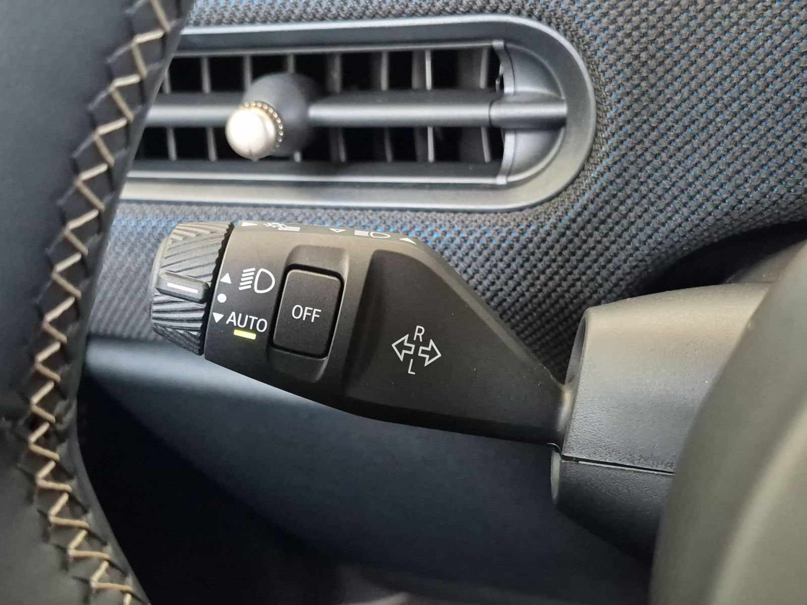Used 2025 MINI Cooper S FWD image 24