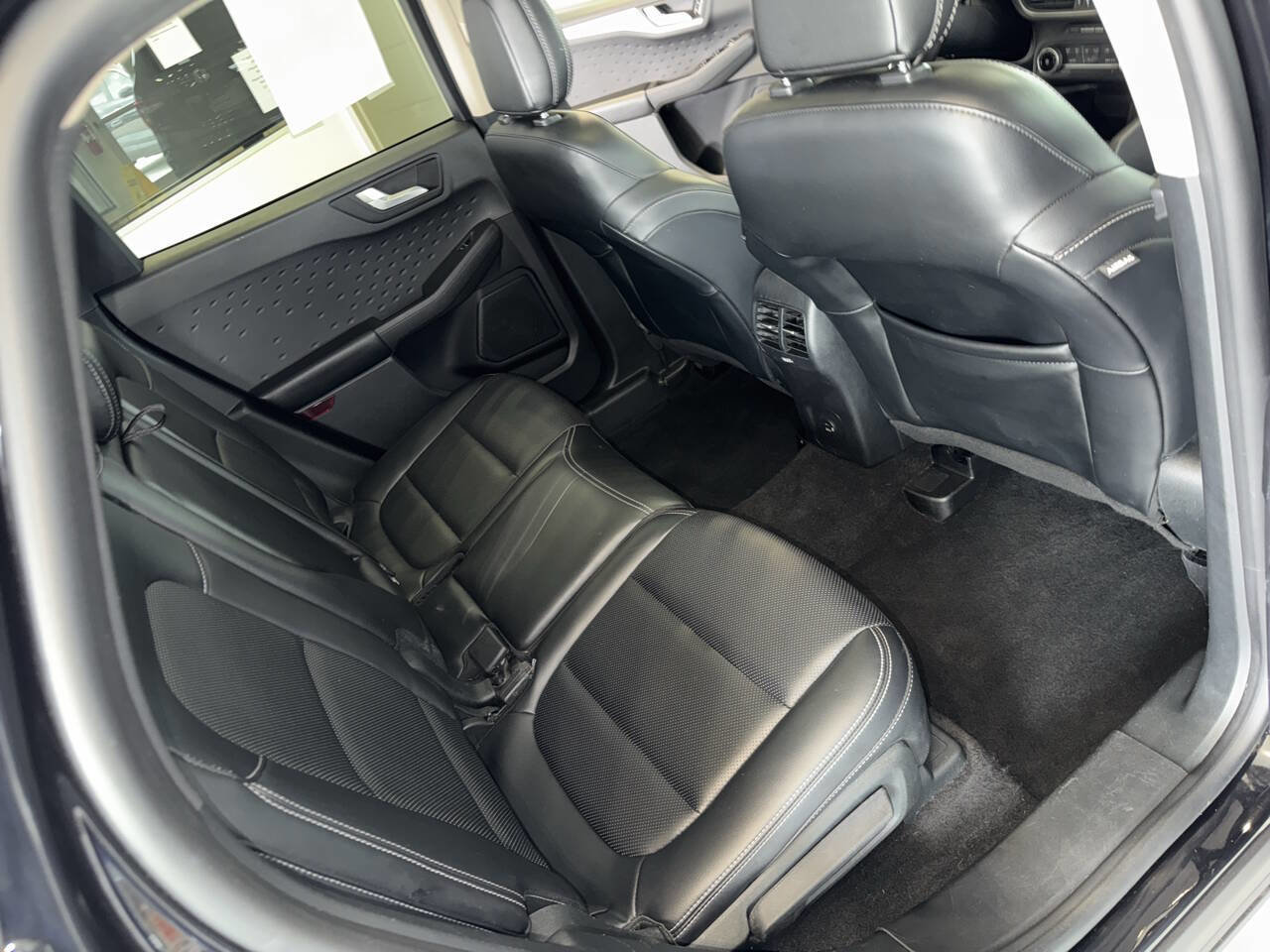 Used 2020 Ford Escape SE Sport image 25