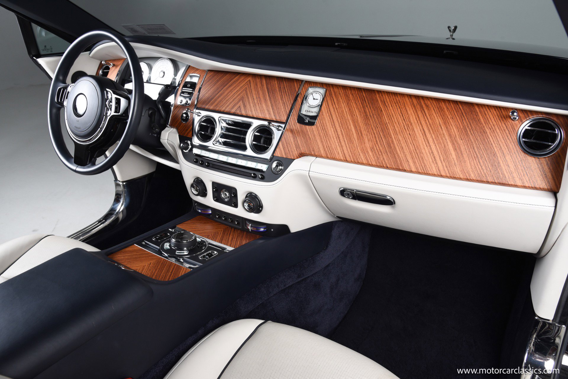 Used 2016 Rolls-Royce Dawn image 28